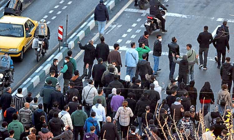 2ನೇ ವಾರಕ್ಕೆ ಕಾಲಿಟ್ಟ ಇರಾನ್‌ ಜೆನ್‌ ಜಿಗಳ ಪ್ರತಿಭಟನೆ