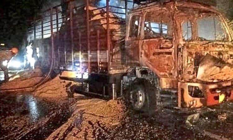 Belthangady: ಚಾರ್ಮಾಡಿ ಘಾಟ್: ಬೆಂಕಿ ಕಾಣಿಸಿ ಲಾರಿ ಭಸ್ಮ