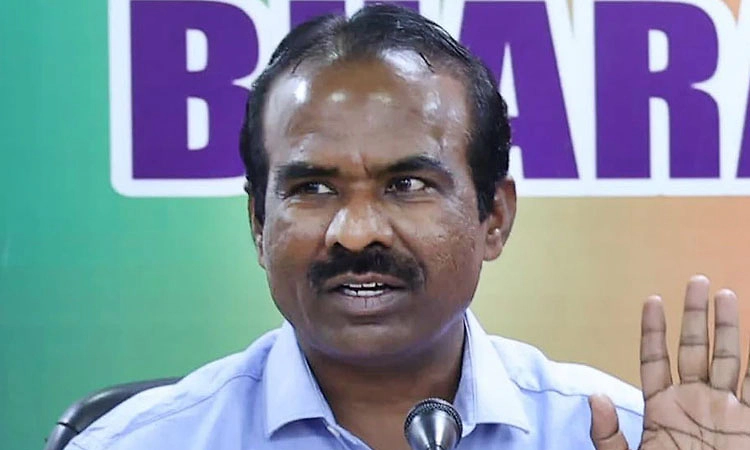 ಕ್ಯಾಬಿನೆಟ್‌ ದರ್ಜೆ ಸ್ಥಾನ ಪಡೆದವರ ಪಟ್ಟಿ ಬಿಡುಗಡೆ ಮಾಡಿ: ಎನ್.ರವಿಕುಮಾರ್