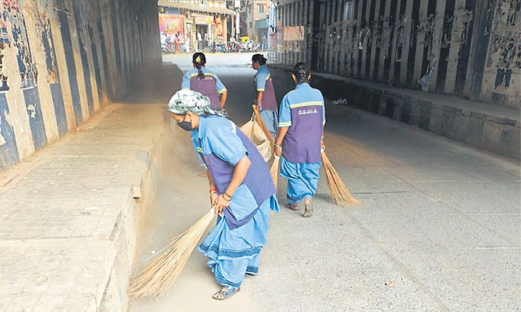 BBMP clears 4 tonnes of waste from 20 flyovers and 8 underpasses in Bengaluru