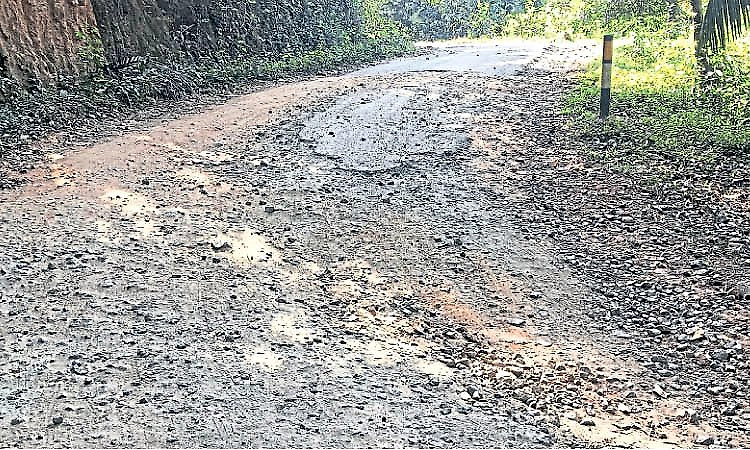 Sullia: Inter-state connecting road in shambles: No development for 30 years!