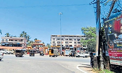 ಹಳೆಯಂಗಡಿ ಜಂಕ್ಷನ್‌: ಸವಾರರಿಗೆ ಟೆನ್ಶನ್‌