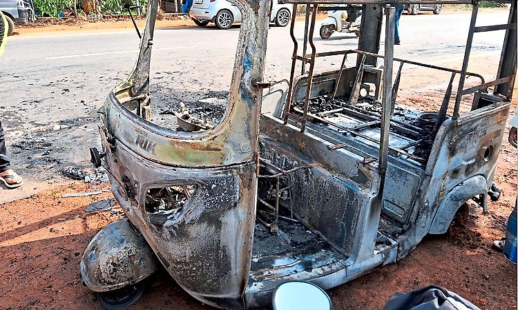 ಮೂರ್ಜೆ: ಆಟೋರಿಕ್ಷಾ ಬೆಂಕಿಗಾಹುತಿ