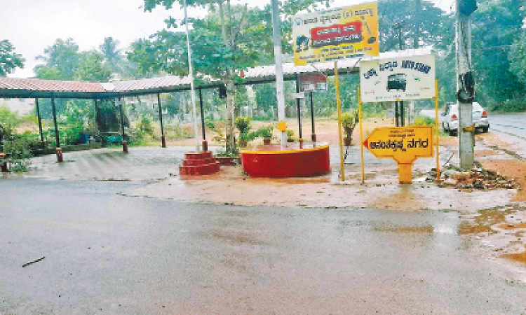 ಅಭಿವೃದ್ಧಿ ಪಥದಲ್ಲಿ ಕೊರತೆಗಳ ಅಡೆತಡೆ