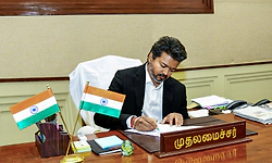 ಅನನುಭವಿ ವಿಜಯ್‌ಗೆ ಸ್ಥಿರ ಆಡಳಿತದ ಸವಾಲು!