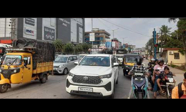 ಕರಾವಳಿಯಲ್ಲಿ ಮುಂದುವರಿದ ಜನಜಂಗುಳಿ, ವಾಹನ ದಟ್ಟಣೆ