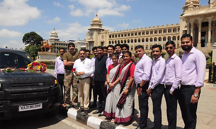 Delhi-Bengaluru nonstop car journey: Keshav Muliya, Dr Anil set world record