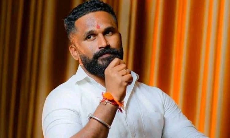 Hindu outfit leader Bharat Kumdelu surrenders before Mangaluru court