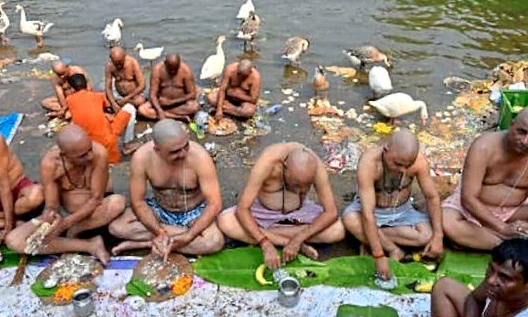 ಇಂದು ಮಹಾಲಯ ಅಮಾವಾಸ್ಯೆ:  ಪಿತೃಪಕ್ಷದ ಕೊನೆಯದಿನ; ಪಿಂಡಪ್ರದಾನಕ್ಕೆ ವಿವಿಧೆಡೆ ಸಿದ್ಧತೆ