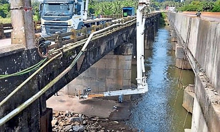 Restoration work begins on dilapidated bridges in DK