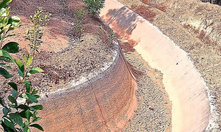 ಅಧಿಕಾರಿಗಳು ಮನಸ್ಸು ಮಾಡಿದರೆ...ಕಡತವಷ್ಟೇ ಅಲ್ಲ, ಹುಲ್ಲು ಕಡ್ಡಿಯೂ ಅಲ್ಲಾಡದು !