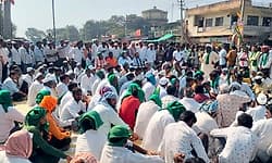 ಟನ್ ಕಬ್ಬಿಗೆ 3500 ರೂ ಗೆ ಆಗ್ರಹಿಸಿ ಕಲಬುರಗಿಯಲ್ಲಿ ಭುಗಿಲೆದ್ದ ಕಬ್ಬು ಬೆಳೆಗಾರರ ಆಕ್ರೋಶ