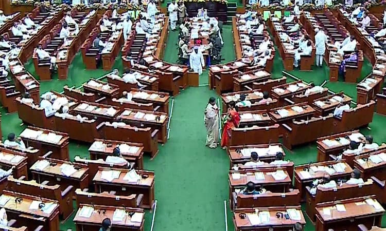 ಸಚಿವರಿಲ್ಲದೆ ಸದನ ಖಾಲಿ, ಅಧಿಕಾರಿಗಳೂ ಗೈರು: ಬಿಜೆಪಿ ಆಕ್ಷೇಪ