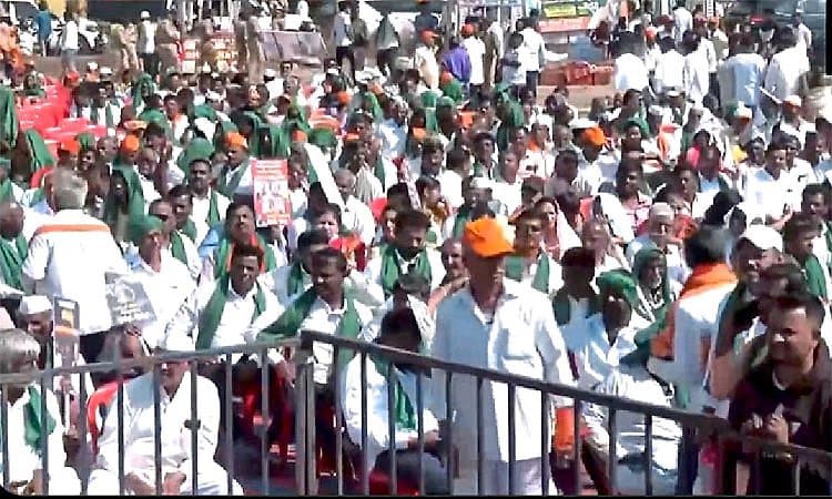 ಸುವರ್ಣ ವಿಧಾನಸೌಧದಲ್ಲಿ  ಬಿಜೆಪಿ ರೈತ ಕಹಳೆ-ಸರ್ಕಾರದ ವಿರುದ್ಧ ಆಕ್ರೋಶ