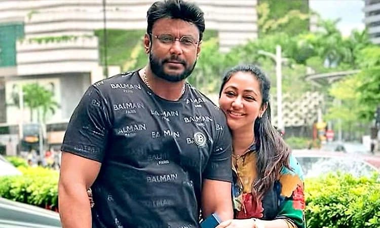 ನನ್ನ ಪತಿ ಜೈಲಲ್ಲಿ ಯಾರ ಮೇಲೂ ಹಲ್ಲೆ ಮಾಡಿಲ್ಲ – ದರ್ಶನ್‌ ಮೇಲಿನ ಆರೋಪಕ್ಕೆ ಪತ್ನಿ ಸ್ಪಷ್ಟನೆ