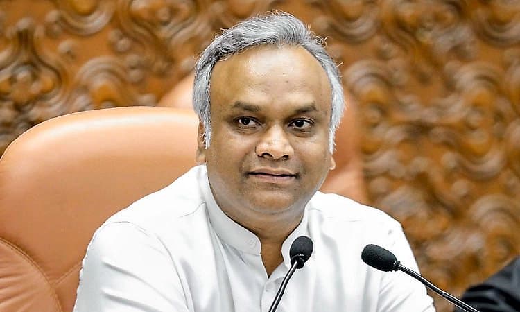 Kalaburagi: ಎಚ್ ಡಿಕೆ ಯಾವ ಪಾರ್ಟಿಯಿಂದ ರಾಜ್ಯ ರಾಜಕಾರಣಕ್ಕೆ ಬರ್ತಾರೆ: ಪ್ರಿಯಾಂಕ್ ಖರ್ಗೆ 