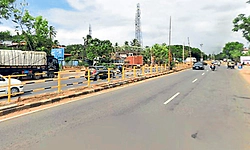 Mangaluru: ಹೆದ್ದಾರಿಯಲ್ಲಿ ಡಿವೈಡರ್‌ಗಳಿಗೆ ತಡೆಬೇಲಿ