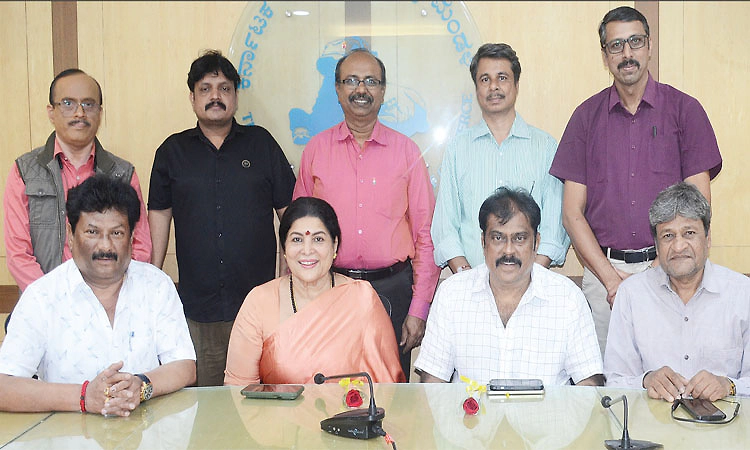 ಫಿಲಂ ಚೇಂಬರ್‌ ನೂತನ ಆಡಳಿತ ಮಂಡಳಿಗೆ ಉದಯವಾಣಿಯಿಂದ ಸನ್ಮಾನ