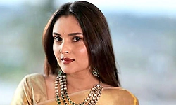 Actress Ramya records statement in court in obscene message and threat case