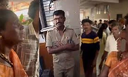 ಬಸ್‌ನಲ್ಲಿ ಟಿಕೆಟ್ ಮಷಿನ್‌ನಿಂದ ಮಹಿಳೆಗೆ ಹೊಡೆದ ಕಂಡಕ್ಟರ್!