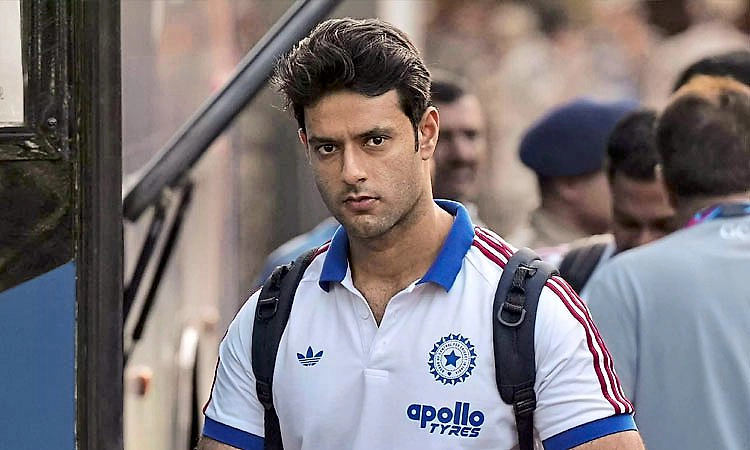 ಅಹ್ಮದಾಬಾದ್‌ನಿಂದ ಮುಂಬೈಗೆ ರೈಲಿನಲ್ಲಿ ಪ್ರಯಾಣಿಸಿದ ದುಬೆ!    