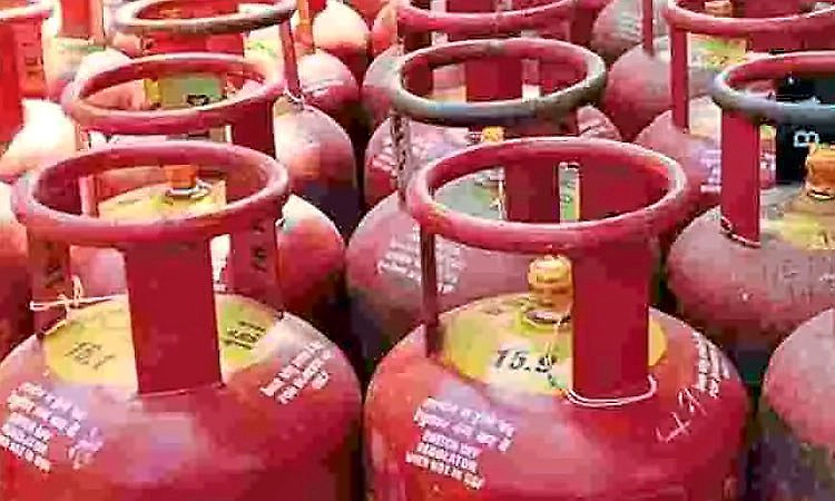 ಎಲ್‌ಪಿಜಿ: ಕಾಳಸಂತೆಕೋರರ ಹೆಡೆಮುರಿ ಕಟ್ಟಲಿ ಸರಕಾರ‌