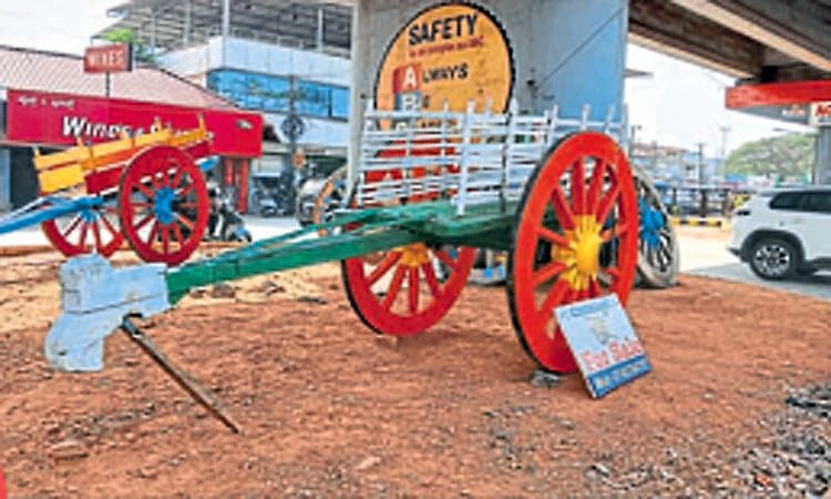 ಸುರತ್ಕಲ್‌ನಲ್ಲಿ ಎತ್ತಿನಗಾಡಿ ಮಾರಾಟಕ್ಕಿದೆ-ಹೊಸ ಬದುಕಿನ ನಿರೀಕ್ಷೆಯಲ್ಲಿ ಜಟಕಾ ಬಂಡಿ!