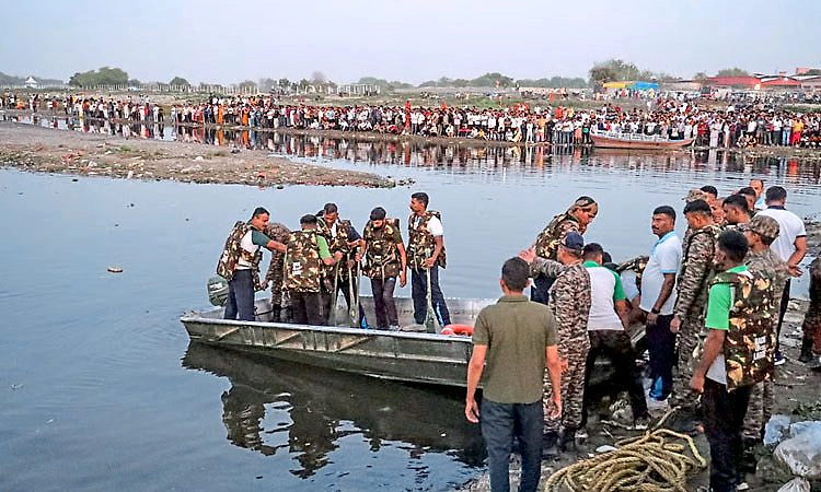 ಮಥುರಾ ದೋಣಿ ದುರಂತ: ಸಾವಿನ ಸಂಖ್ಯೆ 11ಕ್ಕೆ ಏರಿಕೆ, ನಾಪತ್ತೆಯಾದ ನಾಲ್ವರಿಗೆ ಮುಂದುವರೆದ ಶೋಧ