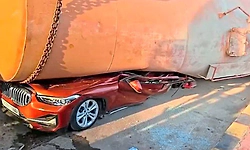 BMW ಕಾರಿನ ಮೇಲೆ ಉರುಳಿ ಬಿದ್ದ ಸಿಮೆಂಟ್ ತುಂಬಿದ ಟ್ಯಾಂಕರ್... ಹೈಕೋರ್ಟ್ ವಕೀಲ ಮೃತ್ಯು