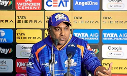 Hardik Pandya's absence: Mumbai Indians coach hits back at 'politics' allegations!