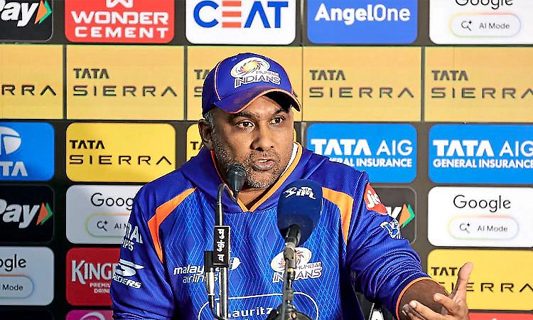 Hardik Pandya's absence: Mumbai Indians coach hits back at 'politics' allegations!