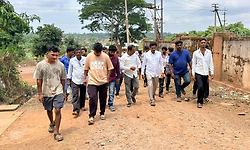 ಕಸದಗುಡ್ಡೆ ಗ್ರಾಮಸ್ಥರ ಅಳಲು ಆಲಿಸಿದ ಶಾಸಕ ಭೀಮಣ್ಣ ನಾಯ್ಕ: ಶಾಶ್ವತ ಮುಕ್ತಿಗೆ ಭರವಸೆ