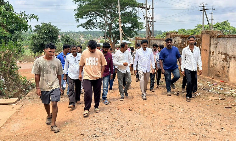 ಕಸದಗುಡ್ಡೆ ಗ್ರಾಮಸ್ಥರ ಅಳಲು ಆಲಿಸಿದ ಶಾಸಕ ಭೀಮಣ್ಣ ನಾಯ್ಕ: ಶಾಶ್ವತ ಮುಕ್ತಿಗೆ ಭರವಸೆ