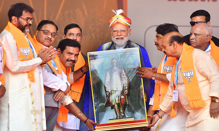 ರಾಜ್ಯದಲ್ಲಿ ಮುಖ್ಯಮಂತ್ರಿ ಕುರ್ಚಿ ಅಲುಗಾಡುತ್ತಿದೆ: ಪ್ರಧಾನಿ ಮೋದಿ