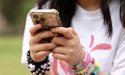 Canada moves to ban social media for children under 16; new bill introduced