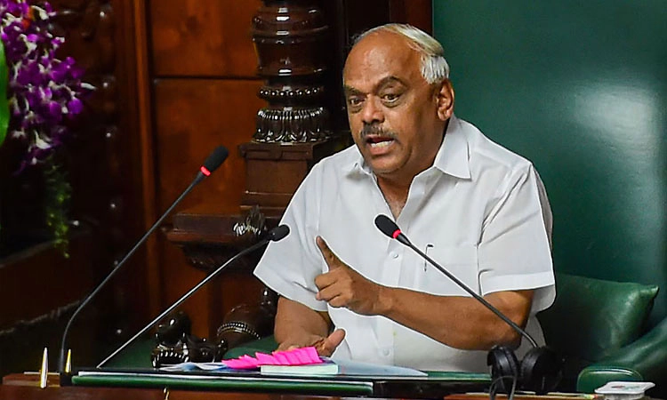 ಎಲ್ಲ ಪಕ್ಷದ ನಾಯಕರೂ ಒಂದೇ ಹೊರಗಷ್ಟೇ ಕಚ್ಚಾಟ: ರಮೇಶ್