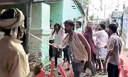 ಹೇಳಿದ್ದು ಮಟನ್‌- ಮಾಡಿದ್ದು ಚಿಕನ್..:‌ ರಣಾಂಗಣವಾಯ್ತು ಮದುವೆ ಮನೆ! 12 ಜನರಿಗೆ ಗಾಯ