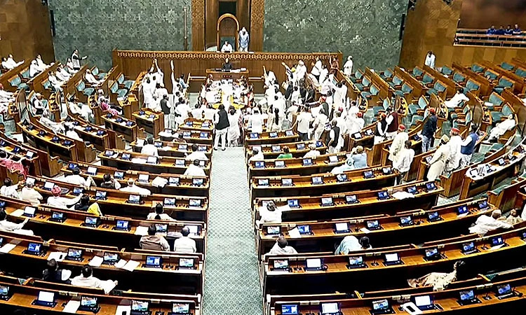 ಚರ್ಚೆಯಿಲ್ಲದೆ 'ಕೇರಳಂ' ಮರುನಾಮಕರಣ ಸೇರಿ ಎರಡು ಪ್ರಮುಖ ವಿಧೇಯಕಗಳಿಗೆ ಅಂಗೀಕಾರ