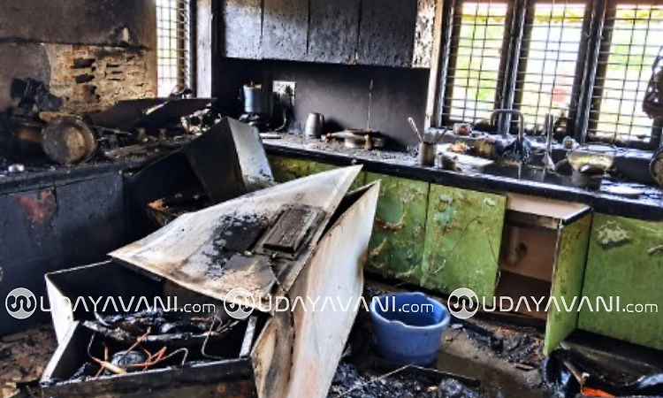 Ramakunja: ಮನೆಯೊಳಗಿದ್ದ ಫ್ರಿಡ್ಜ್ ಏಕಾಏಕಿ ಭಾರಿ ಸದ್ದಿನೊಂದಿಗೆ ಸ್ಫೋಟ, ಮನೆಗೆ ಹಾನಿ