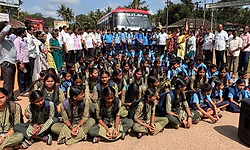 ಸಮಯಕ್ಕೆ ಸರಿಯಾಗಿ ಬಸ್ ಬಾರದಿದ್ದಕ್ಕೆ ಆಕ್ರೋಶ, ಹೆದ್ದಾರಿ ತಡೆದು ವಿದ್ಯಾರ್ಥಿಗಳ ಪ್ರತಿಭಟನೆ