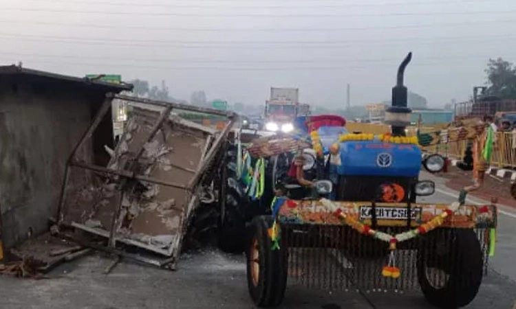 Three killed as truck rams tractor carrying Durga idol in Belagavi