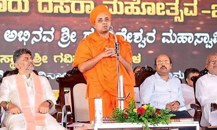 ದೊರೆಯ ಹಬ್ಬ ದಸರೆ ಈಗ ಧರೆಯ ಹಬ್ಬ: ಗವಿಶ್ರೀ