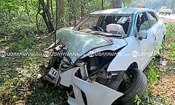 ಆನಂದಪುರ: ಚಾಲಕನ ನಿಯಂತ್ರಣ ತಪ್ಪಿ ಮರಕ್ಕೆ ಡಿಕ್ಕಿ ಹೊಡೆದ ಕಾರು