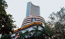 Stock markets trade lower after initial rally on FII outflows, selling in blue-chips 