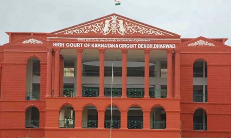 ಸರ್ಕಾರಿ ಸೇವೆ, ಕನಿಷ್ಠ ವೇತನಕ್ಕೆ ಅಂಗನವಾಡಿ ಸಿಬ್ಬಂದಿ ದಾವೆ