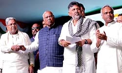 ಕಲ್ಯಾಣ ಕರ್ನಾಟಕ ಭಾಗ ಸಿಂಗಾಪುರ ಬದಲು ಮೈಸೂರು-ಬೆಂಗಳೂರಂತೆ ಮೊದಲು ಅಭಿವೃದ್ಧಿಪಡಿಸಿ: ಖರ್ಗೆ 