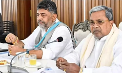 Congress Government: ಕುರ್ಚಿ ಕದನದ ಮಧ್ಯೆ ಸಿಎಂ ಬಣ ಶಾಸಕರ ವಿದೇಶ ಪ್ರವಾಸ