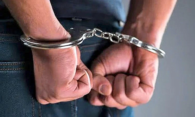 ದೂರು ನೀಡಲು ಕುಡಿದ ಮತ್ತಿನಲ್ಲಿ ಠಾಣೆಗೆ ಬಂದು ಪೊಲೀಸರನ್ನೇ ನಿಂದಿಸಿದಾತ ಅರೆಸ್ಟ್