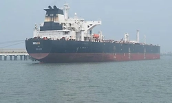 Crude oil tanker crosses Strait of Hormuz and reaches Mumbai port