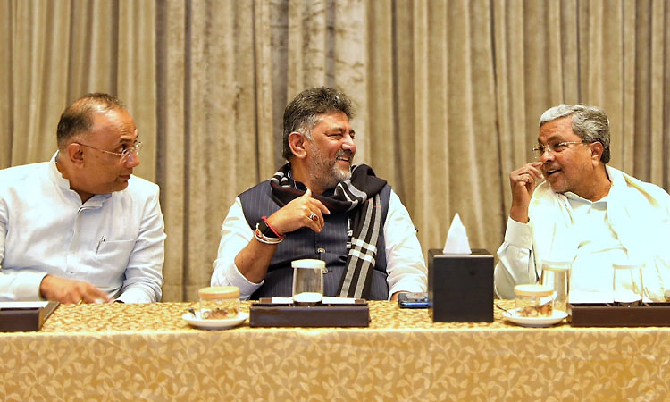 ಸಚಿವರ ವಿರುದ್ಧ ಮತ್ತೆ ಕಾಂಗ್ರೆಸ್‌ ಶಾಸಕರು ಕೆಂಡ!; ಸಿಎಲ್‌ಪಿಯಲ್ಲಿ ದೂರು